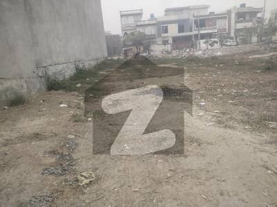 ایل ڈی اے ایوینیو ۔ بلاک سی ایل ڈی اے ایوینیو,لاہور میں 1 کنال رہائشی پلاٹ 1.8 کروڑ میں برائے فروخت۔ ایل ڈی اے ایوینیو ۔ بلاک سی ایل ڈی اے ایوینیو,لاہور میں 1 کنال رہائشی پلاٹ 1.8 کروڑ میں برائے فروخت۔