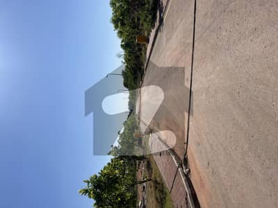 Bahria enclave islamabad sector F1 8 marla plus 2 marla extra land paid for sale