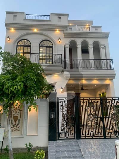 Prime Location House Of 5 Marla Is Available For sale In Royal Palm City, Gujranwala