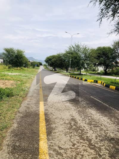 MAIN DOUBLE ROAD 25X50 PLOT FOR SALE IN D-12/3