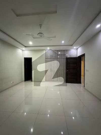 Kanal Lavish Upper Portion For Rent