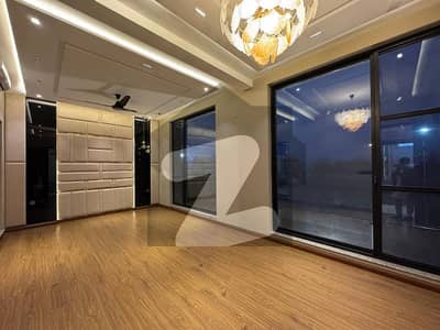 *DHA Phase 5 Islamabad*  *1 Kanal Upper Portion*  *Like Brand New*  Available For Rent