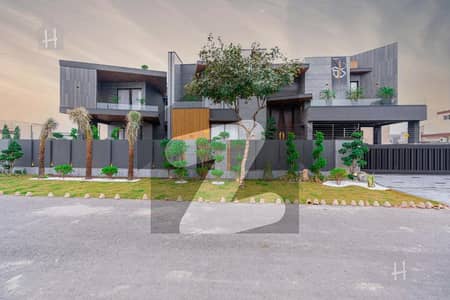 2 kanal Fully Furnished Modern-style Luxury Residence Located In The Heart Of DHA Phase 6