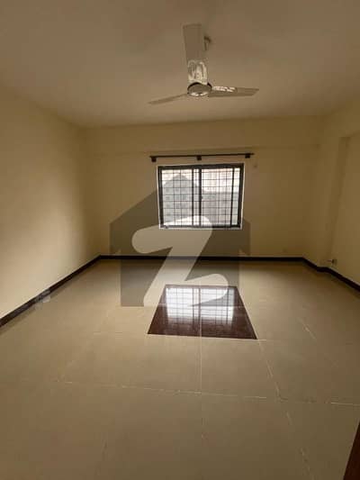 عسکری 14 راولپنڈی میں 3 کمروں کا 10 مرلہ فلیٹ 2.8 کروڑ میں برائے فروخت۔