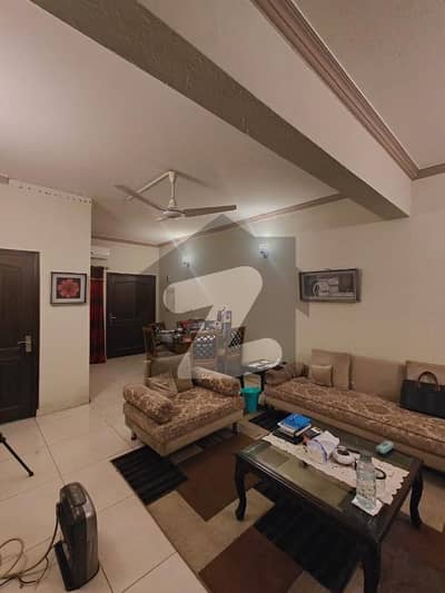 ایف ۔ 11 مرکز ایف ۔ 11,اسلام آباد میں 1 کمرے کا 7 مرلہ فلیٹ 1.4 لاکھ میں کرایہ پر دستیاب ہے۔