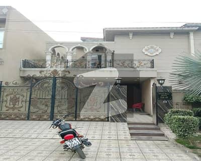 10 Marla House For Sale In Lake City Meadows (Ex State Life) Lahore