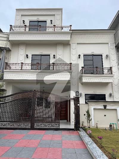 30*60 Front Open Huge Extra land Brand New Double-Unit House G-13/3