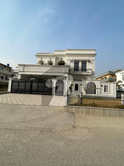 50*90 1 kanal corner Brandnew Royal house for sale in G-13/2 Islamabad