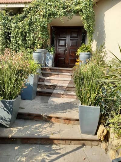 زمزمہ کراچی میں 5 کمروں کا 1 کنال مکان 7.25 لاکھ میں کرایہ پر دستیاب ہے۔