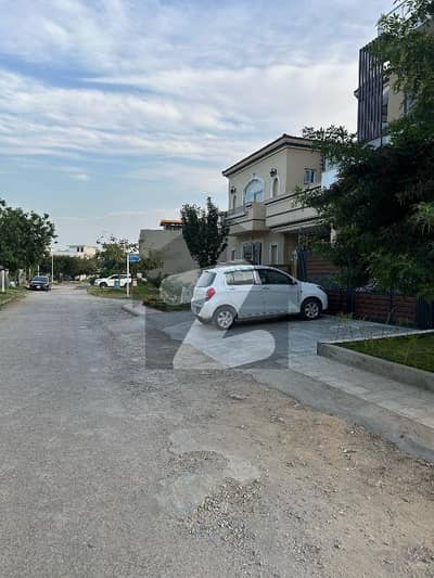 گلبرگ ریزیڈنشیا - بلاک آئ گلبرگ ریزیڈنشیا,گلبرگ,اسلام آباد میں 10 مرلہ رہائشی پلاٹ 2.6 کروڑ میں برائے فروخت۔