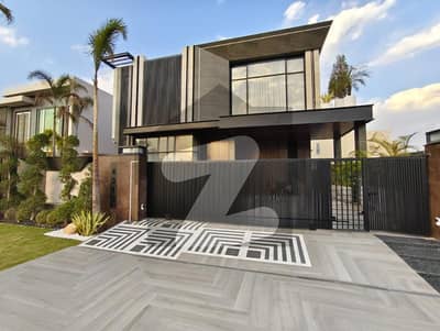 ڈی ایچ اے فیز 7 ڈیفنس (ڈی ایچ اے),لاہور میں 5 کمروں کا 1 کنال مکان 11.75 کروڑ میں برائے فروخت۔