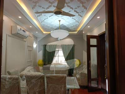 یو ای ٹی ہاؤسنگ سوسائٹی لاہور میں 6 کمروں کا 10 مرلہ مکان 3.5 کروڑ میں برائے فروخت۔ یو ای ٹی ہاؤسنگ سوسائٹی لاہور میں 6 کمروں کا 10 مرلہ مکان 3.5 کروڑ میں برائے فروخت۔