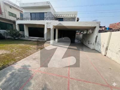 ڈی ایچ اے فیز 3 ڈیفنس (ڈی ایچ اے),لاہور میں 5 کمروں کا 1 کنال مکان 2.45 لاکھ میں کرایہ پر دستیاب ہے۔