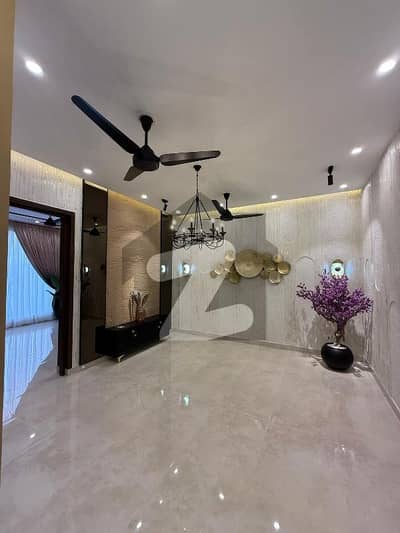 3 bed dd flat available for rent in Gulshan block 7