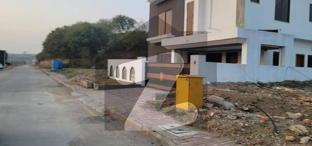 بحریہ ٹاؤن فیز 8 ۔ بلاک بی بحریہ ٹاؤن فیز 8,بحریہ ٹاؤن راولپنڈی,راولپنڈی میں 10 مرلہ رہائشی پلاٹ 90.0 لاکھ میں برائے فروخت۔