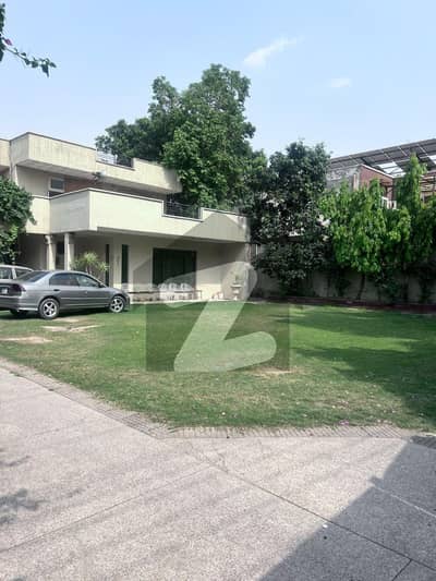 Four Kanal House Available For Sale Straight Road 120 Feet Front Hot Location