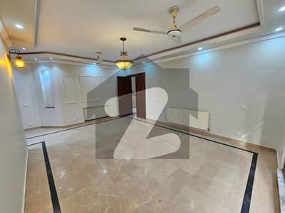 E11/3 Mind Blowing Location What A Outstanding Upper Portion For Rent