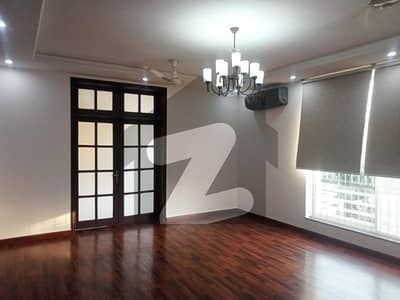 ONE KANAL BEAUTIFULL HOUSE AVALIABLE FOR RENT IN DHA DEFANCE PHASE 4