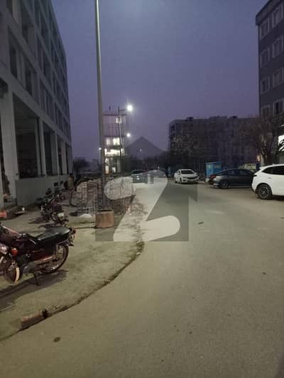 ڈی ایچ اے فیز 6 - سی سی 2 بلاک ڈی ایچ اے فیز 6,ڈیفنس (ڈی ایچ اے),لاہور میں 8 مرلہ کمرشل پلاٹ 9.0 کروڑ میں برائے فروخت۔