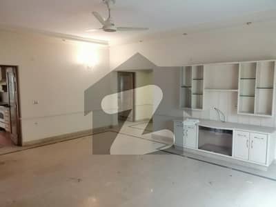 4 MARLA FLOOR AVALIABLE FOR RENT IN DHA PHASE 1