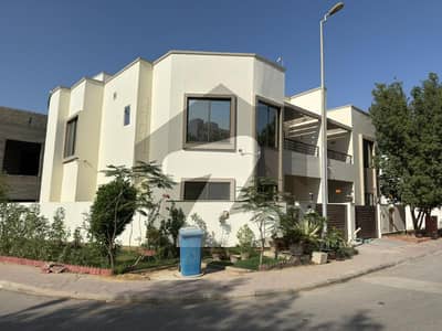 125 Sq Yd Corner Category Villa For Sale Ali Block, Bahria Town Karachi. 3 Bedrooms | Greenbelt & All Facilities Nearby including Park, Mosque, Shopping Gallery & PSO Petrol Pump | Prime Location | Ready for Living.