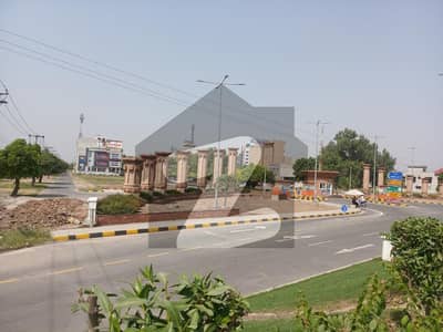 واپڈا سٹی فیصل آباد میں 1 کنال رہائشی پلاٹ 3.1 کروڑ میں برائے فروخت۔