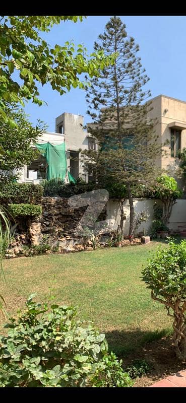 ڈی ایچ اے فیز 6 ڈی ایچ اے ڈیفینس,کراچی میں 6 کمروں کا 1 کنال مکان 17.5 کروڑ میں برائے فروخت۔