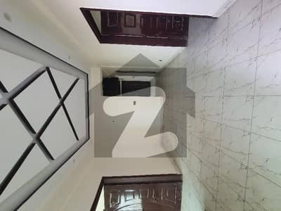 شاز ریزیڈنسی گلشنِ اقبال ٹاؤن,کراچی میں 3 کمروں کا 6 مرلہ فلیٹ 1.6 کروڑ میں برائے فروخت۔