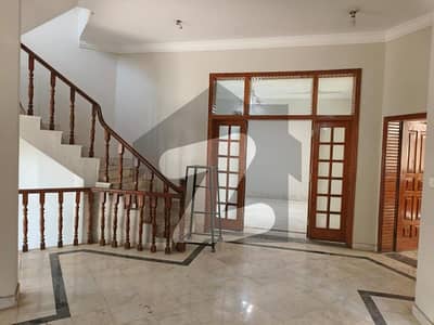 Beautiful Luxury 4 Bedrooms House Available for Rent in F-11 Prime VIP Location