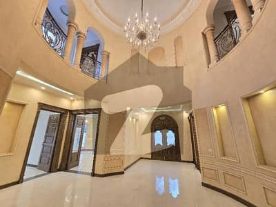 ایف ۔ 7 اسلام آباد میں 7 کمروں کا 1 کنال مکان 18.0 لاکھ میں کرایہ پر دستیاب ہے۔