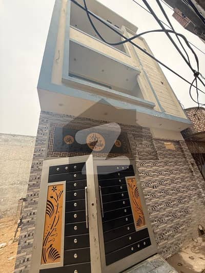 5 Marla Triple story with solar plates Green Meter backup House For sale in Raiwand