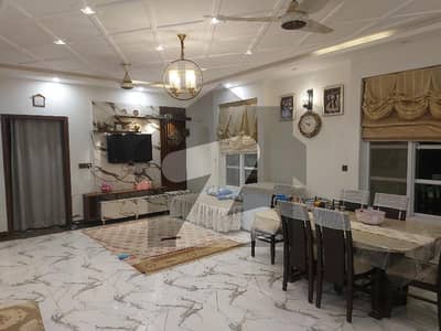 گلستانِِ جوہر ۔ بلاک 3 گلستانِ جوہر,کراچی میں 6 کمروں کا 10 مرلہ مکان 6.2 کروڑ میں برائے فروخت۔