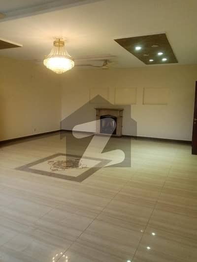 ڈی ایچ اے فیز 2 ڈیفنس (ڈی ایچ اے),لاہور میں 3 کمروں کا 1 کنال بالائی پورشن 99.0 ہزار میں کرایہ پر دستیاب ہے۔