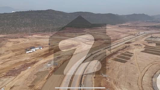 مارگلہ انکلیو مارگلہ ایونیو,اسلام آباد میں 1 کنال رہائشی پلاٹ 6.5 کروڑ میں برائے فروخت۔