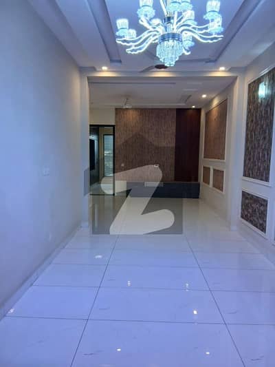 فضائیہ ہاؤسنگ سکیم فیز 1 فضائیہ ہاؤسنگ سکیم,لاہور میں 6 کمروں کا 10 مرلہ مکان 6.0 کروڑ میں برائے فروخت۔