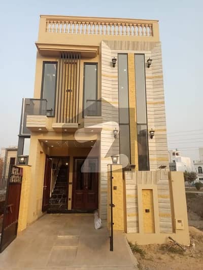 Investors Should sale This House Located Ideally In Raiwind Road