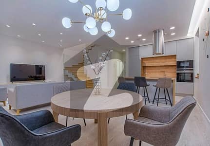 Flat Of 850 Square Feet Is Available For sale