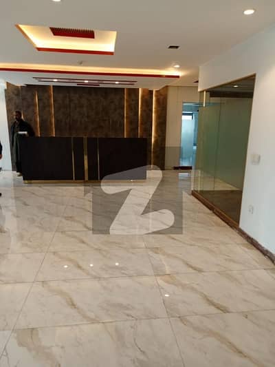 گلبرگ لاہور میں 18 مرلہ دفتر 8.0 لاکھ میں کرایہ پر دستیاب ہے۔