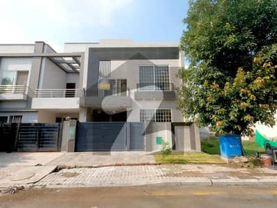 لو کاسٹ ۔ بلاک ایف لو کاسٹ سیکٹر,بحریہ آرچرڈ فیز 2,بحریہ آرچرڈ,لاہور میں 3 کمروں کا 5 مرلہ مکان 1.95 کروڑ میں برائے فروخت۔