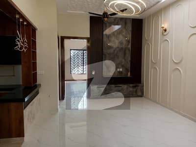 بحریہ ٹاؤن فیز 7 بحریہ ٹاؤن راولپنڈی,راولپنڈی میں 5 کمروں کا 12 مرلہ مکان 4.35 کروڑ میں برائے فروخت۔