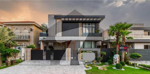 ڈی ایچ اے فیز 7 ڈیفنس (ڈی ایچ اے),لاہور میں 5 کمروں کا 1 کنال مکان 6.85 کروڑ میں برائے فروخت۔