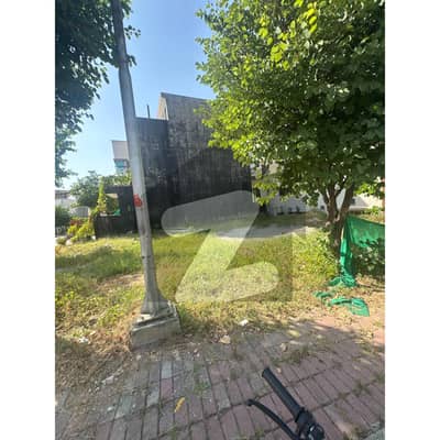 بحریہ ٹاؤن فیز 8 ۔ رفیع بلاک بحریہ ٹاؤن فیز 8,بحریہ ٹاؤن راولپنڈی,راولپنڈی میں 6 مرلہ رہائشی پلاٹ 1.1 کروڑ میں برائے فروخت۔