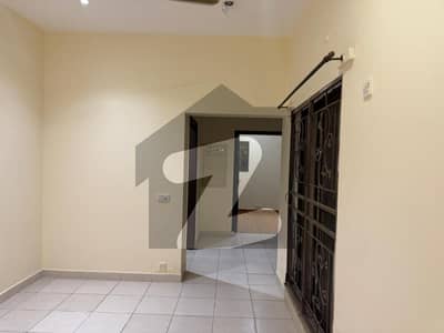 ڈیفینس رایا ڈی ایچ اے ڈیفینس,لاہور میں 4 کمروں کا 10 مرلہ مکان 1.5 لاکھ میں کرایہ پر دستیاب ہے۔