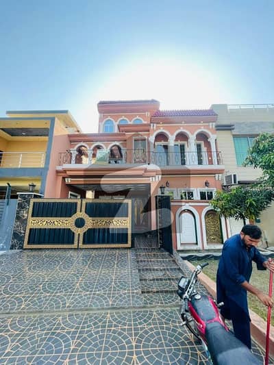 10 Marla Double-Unit House For Sale In LDA Avenue One