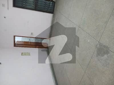 علامہ اقبال ٹاؤن ۔ سکندر بلاک علامہ اقبال ٹاؤن,لاہور میں 4 کمروں کا 10 مرلہ مکان 4.5 کروڑ میں برائے فروخت۔