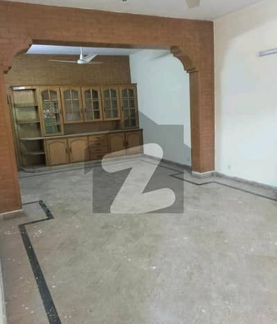 آئی ۔ 8/3 آئی ۔ 8,اسلام آباد میں 6 کمروں کا 12 مرلہ مکان 16.0 کروڑ میں برائے فروخت۔