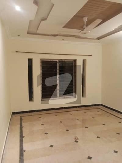 پی ڈبلیو ڈی ہاؤسنگ سکیم اسلام آباد میں 2 کمروں کا 10 مرلہ زیریں پورشن 55.0 ہزار میں کرایہ پر دستیاب ہے۔