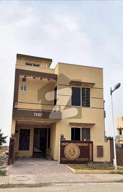 بحریہ ٹاؤن فیز 8 ۔ بلاک ایم بحریہ ٹاؤن فیز 8,بحریہ ٹاؤن راولپنڈی,راولپنڈی میں 3 کمروں کا 5 مرلہ مکان 2.2 کروڑ میں برائے فروخت۔