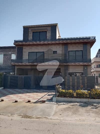 Luxury House For Sale In D-12/2
