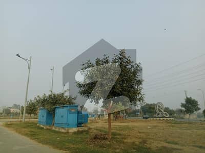 1 Kanal Plot Back Of Main 150 Ft Road. Near Park